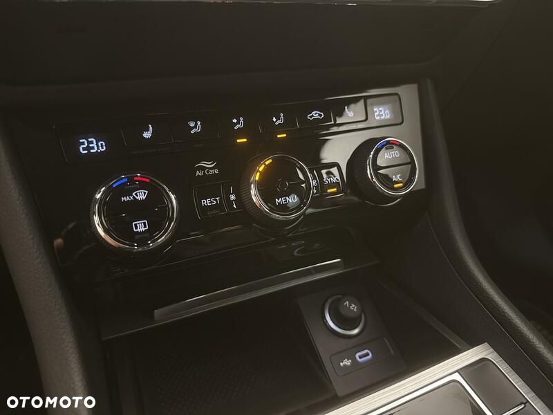 Skoda Superb 1.5 TSI Ambition DSG - 19