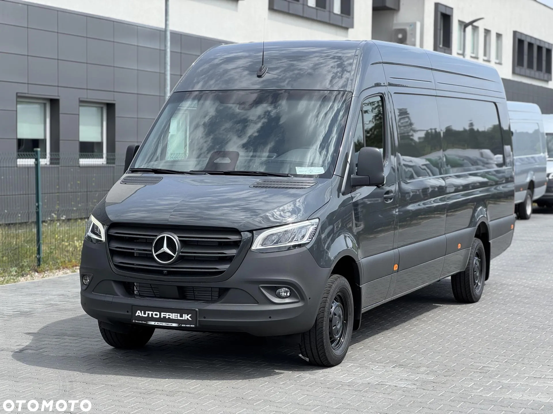 Mercedes-Benz Sprinter - 4