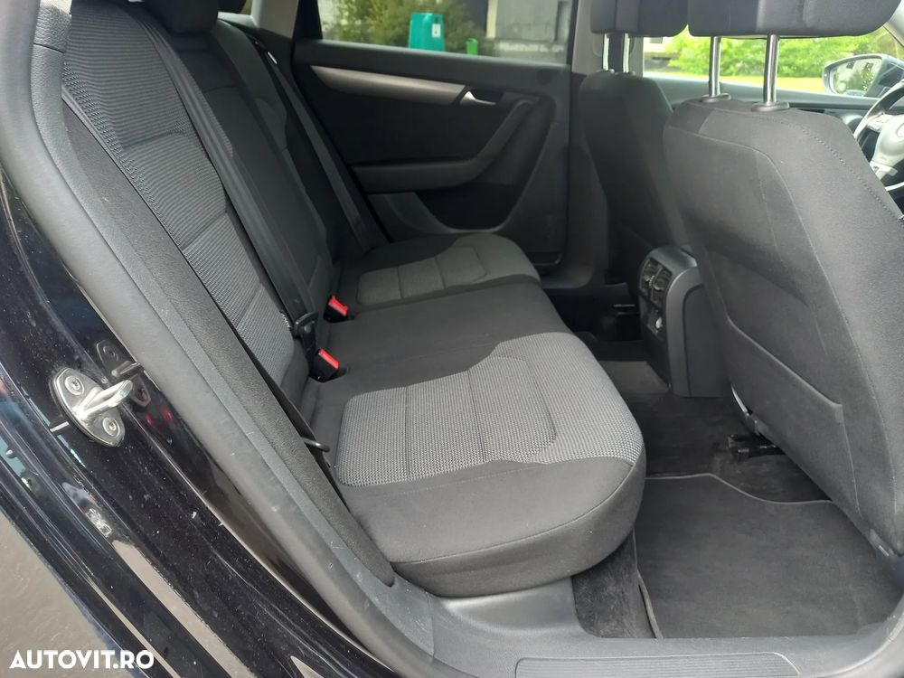 Volkswagen Passat 2.0 TDI DSG BlueMotion Technology Comfortline - 14