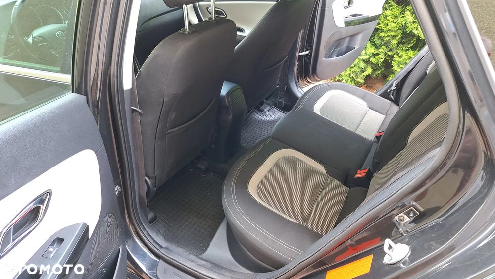Kia Ceed - 28