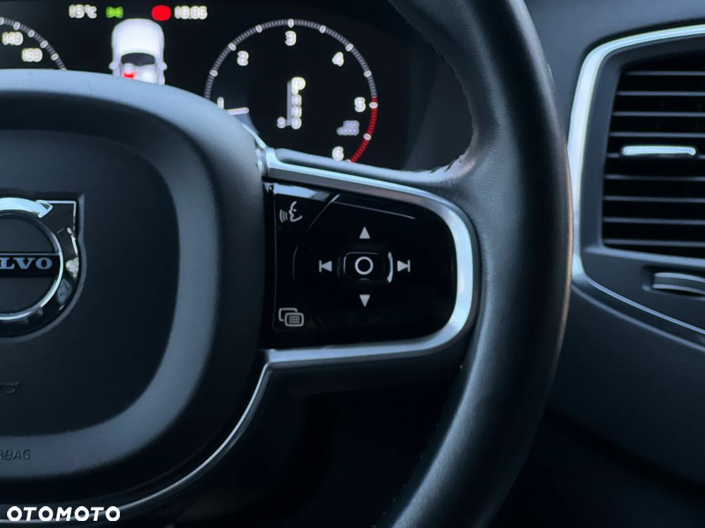 Volvo XC 90 - 19