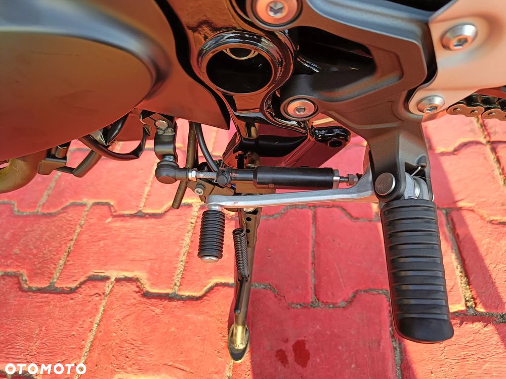 Kawasaki Z 900 RS - 18