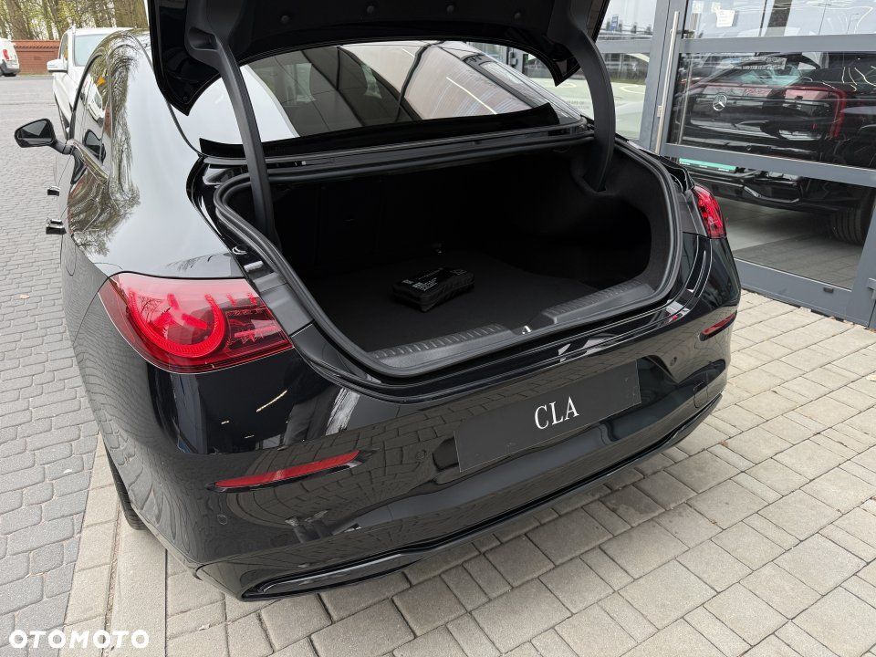 Mercedes-Benz CLA - 12