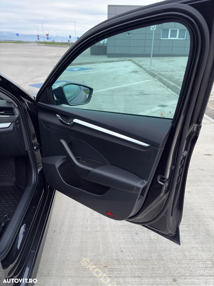 Skoda Octavia 2.0 TDI STYLE DSG - 8