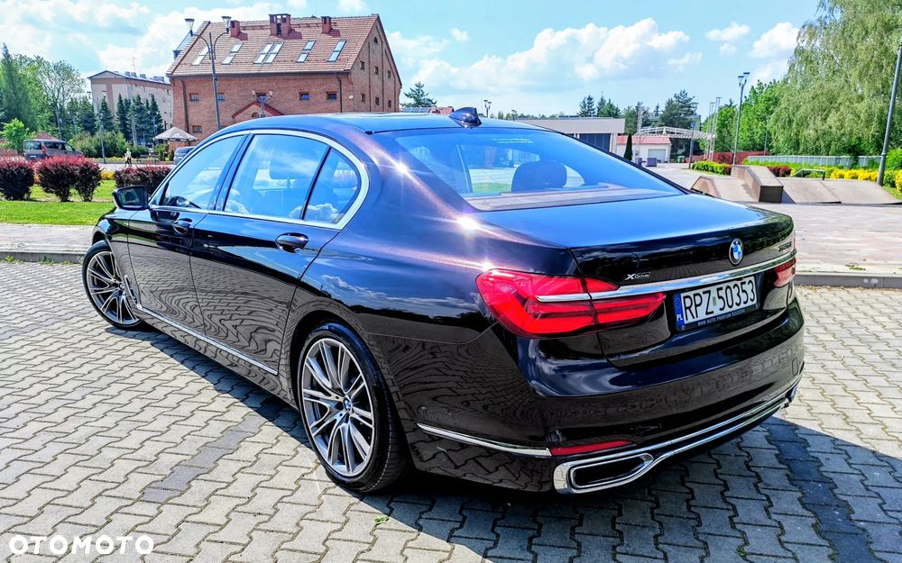 BMW Seria 7 750Li xDrive - 3