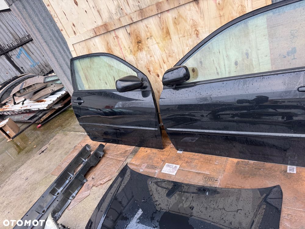 Toyota corolla e12 maska zderzak przód drzei prawe lewe progi nadkole błotnik prawy lewy klapa tył tylnia klapa bagażnika lusterko kod lakieru 209 czarny fb15 - 11