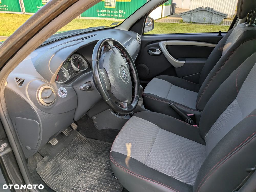 Dacia Duster 1.6 Laureate - 12