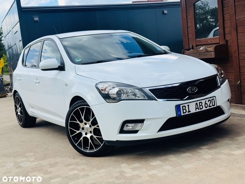 Kia Ceed 1.4 CVVT Dream-Team Edition - 23