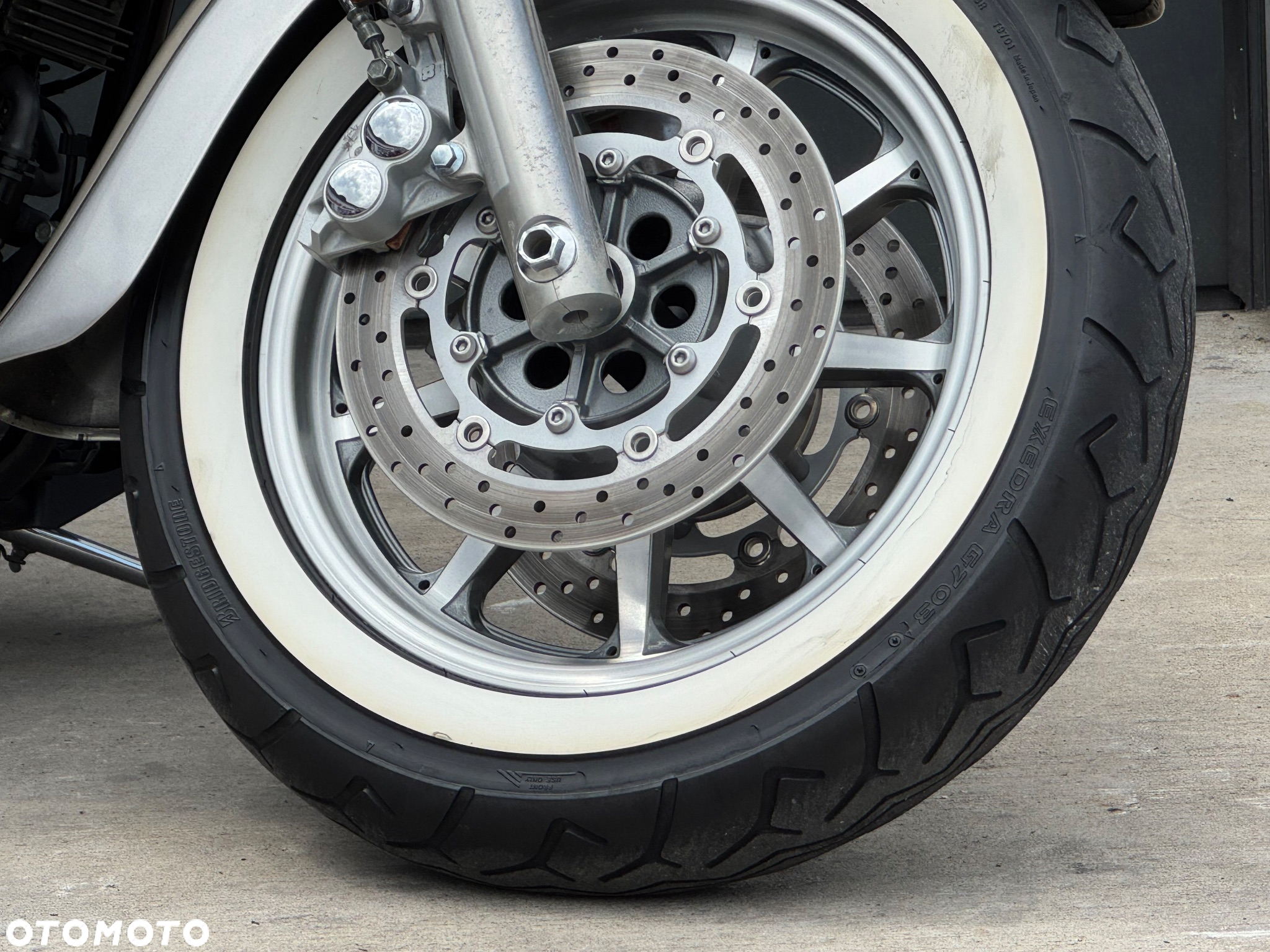 Yamaha Road Star - 2