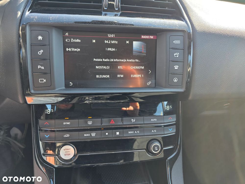 Jaguar XE E-Performance Pure - 25