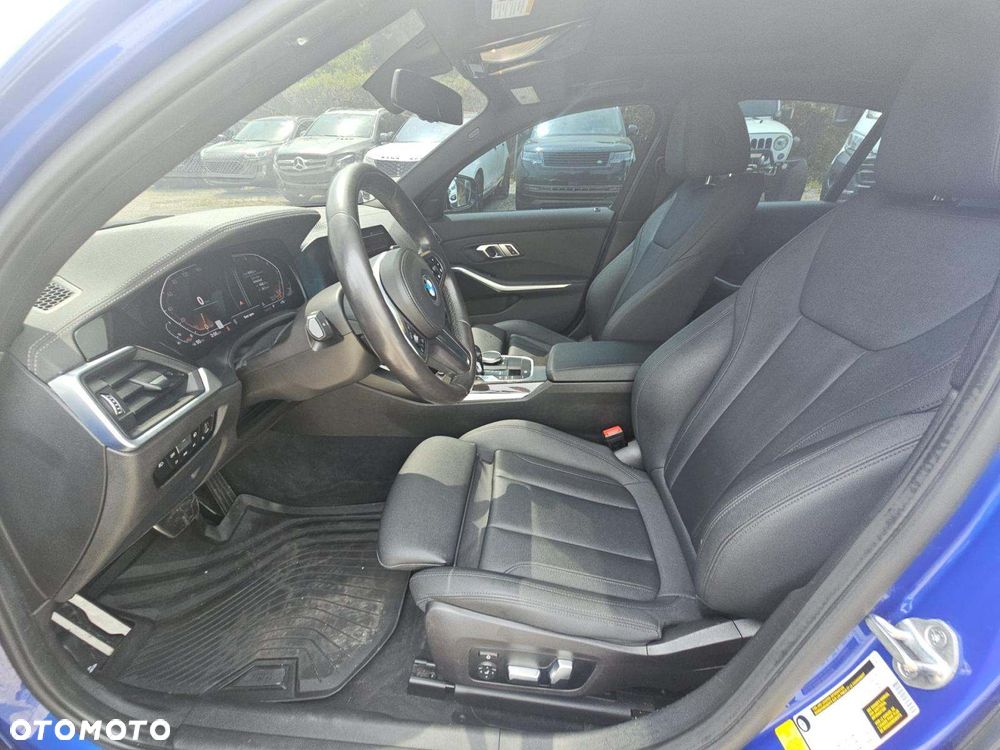 BMW Seria 3 330i M Sport - 5