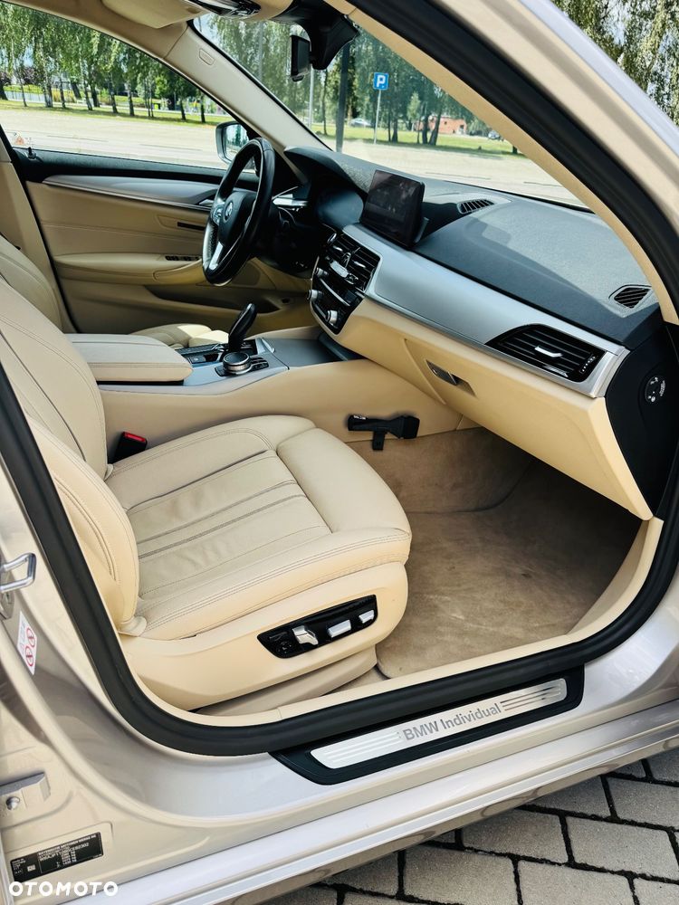 BMW Seria 5 518d - 14