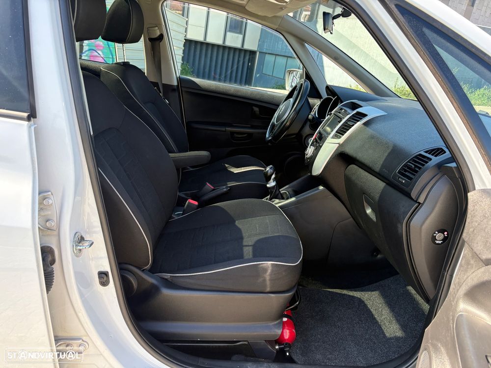 Kia Venga 1.4 CRDi TX ISG - 9