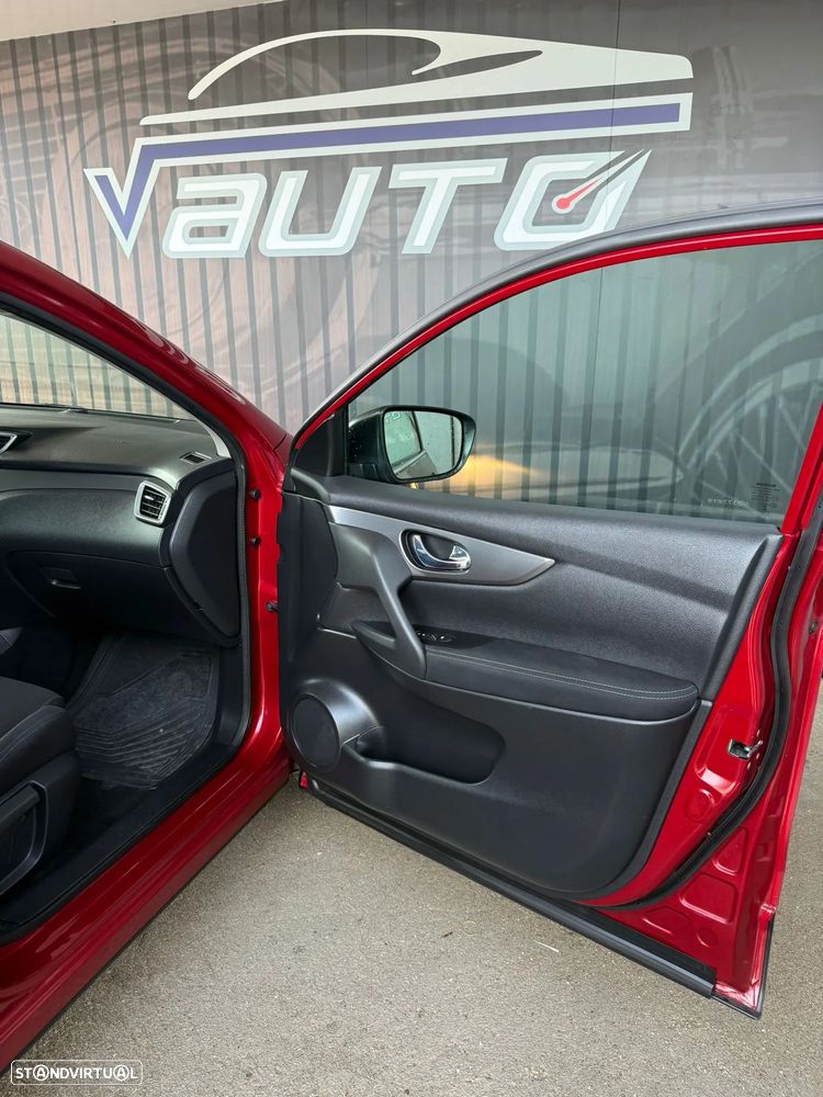 Nissan Qashqai 1.2 DIG-T N-Connecta 18 Xtronic - 33