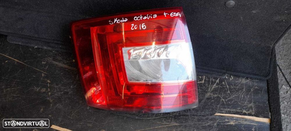 Farolin tras esquerdo skoda octavia de 2015 - 1