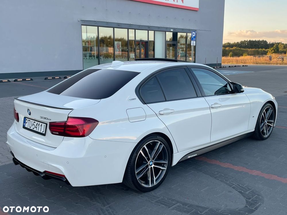 BMW Seria 3 330e iPerformance M Sport Shadow - 19