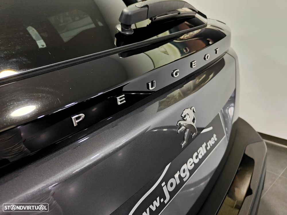 Peugeot 2008 1.2 PureTech Allure - 21