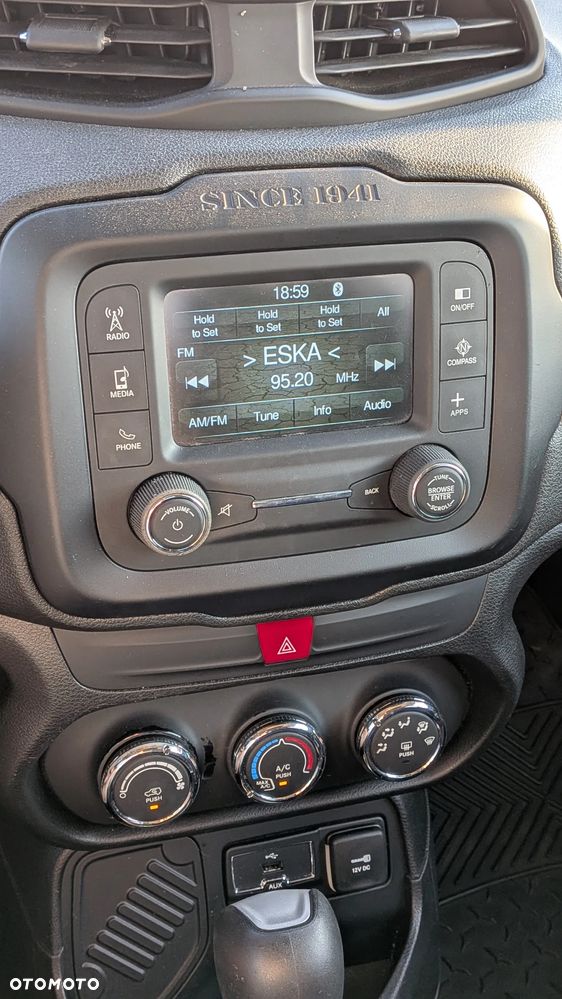 Jeep Renegade - 16