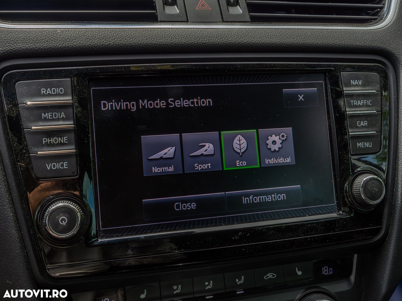 Skoda Octavia Combi Diesel 2.0 TDI DSG RS - 32