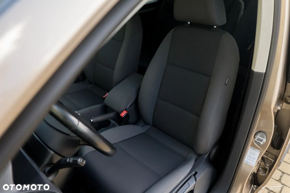 Volkswagen Touran 1.6 TDI DPF BlueMotion Technology Trendline - 24