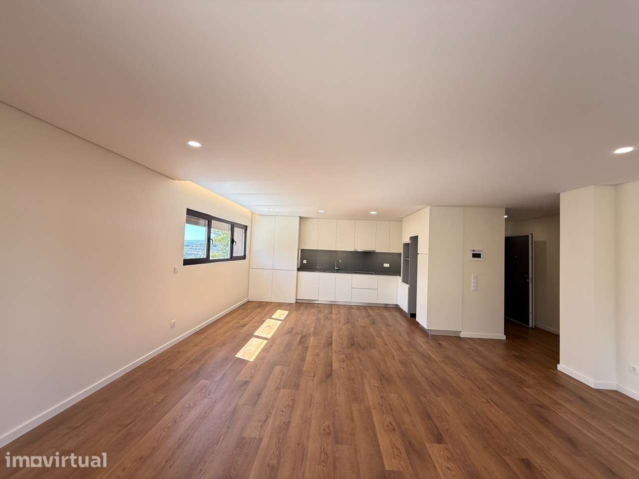 Apartamento T2 Novo para Arrendamento em Guimarães - Grande imagem: 2/15