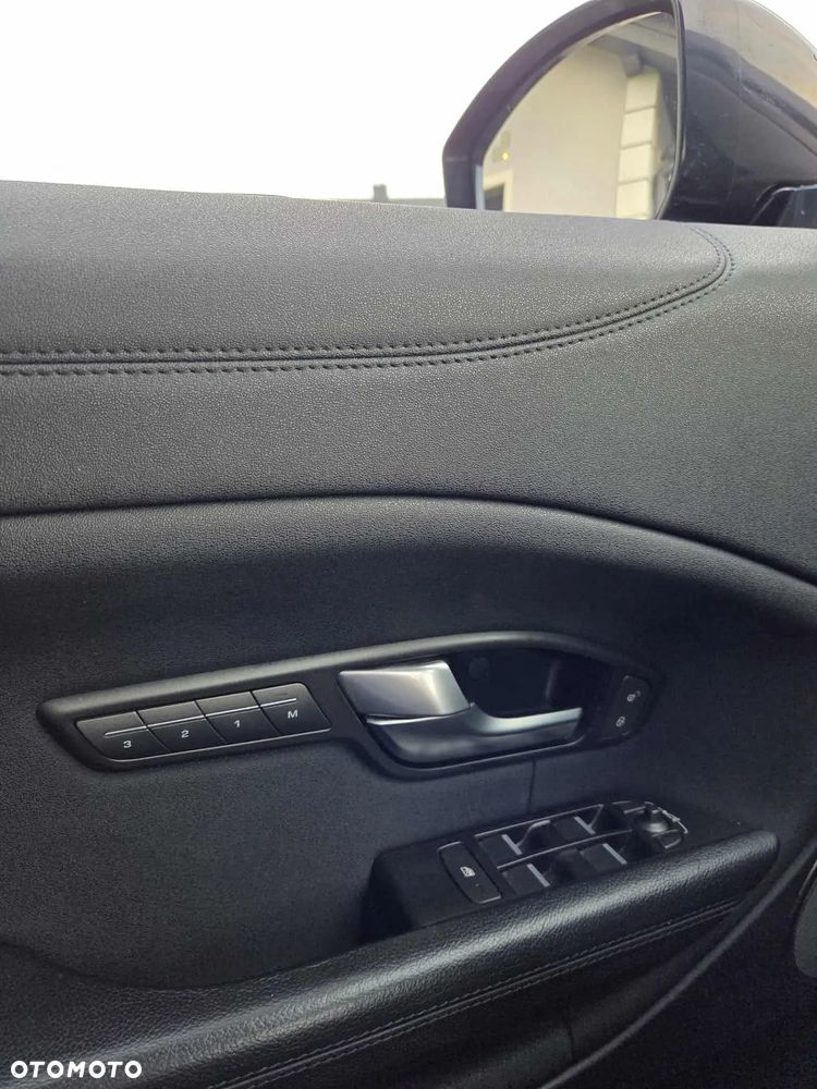 Land Rover Range Rover Evoque - 12
