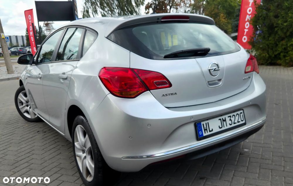 Opel Astra 1.6 CDTI Sport - 11