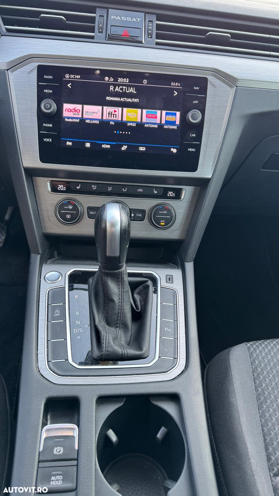 Volkswagen Passat 2.0 TDI DSG Advance - 28