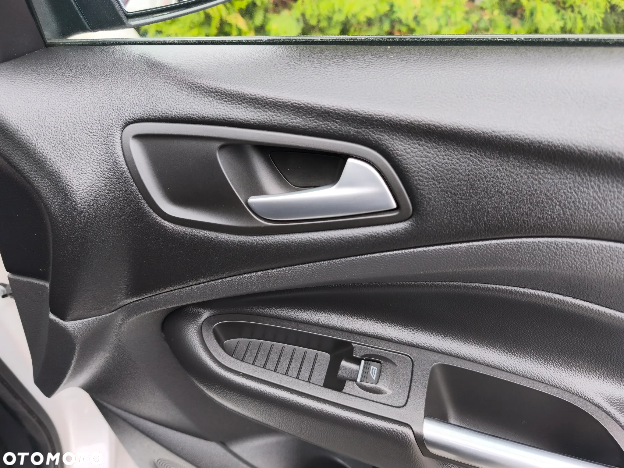 Ford Kuga 1.5 EcoBlue ST-LINE - 12