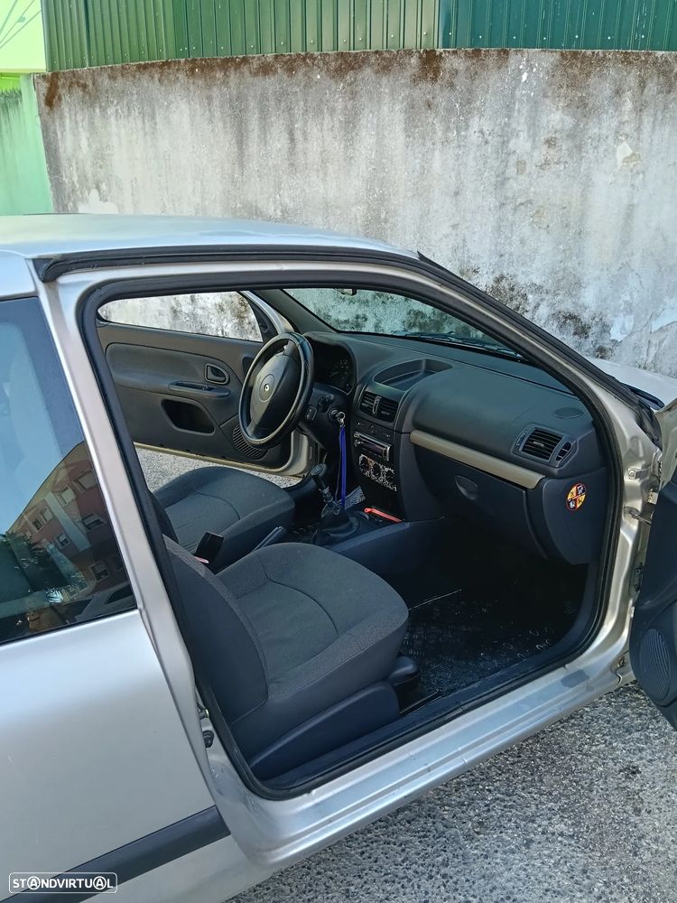 Renault Clio 1.5 dCi Pack - 6