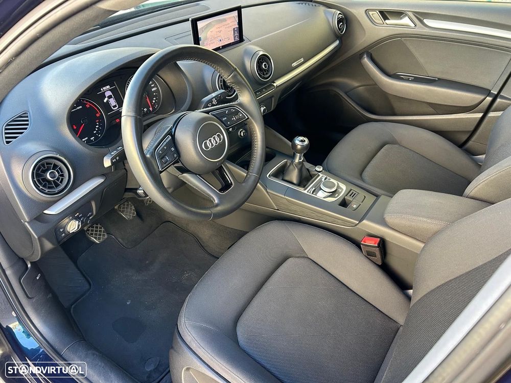 Audi A3 Limousine 30 TDI Design - 9