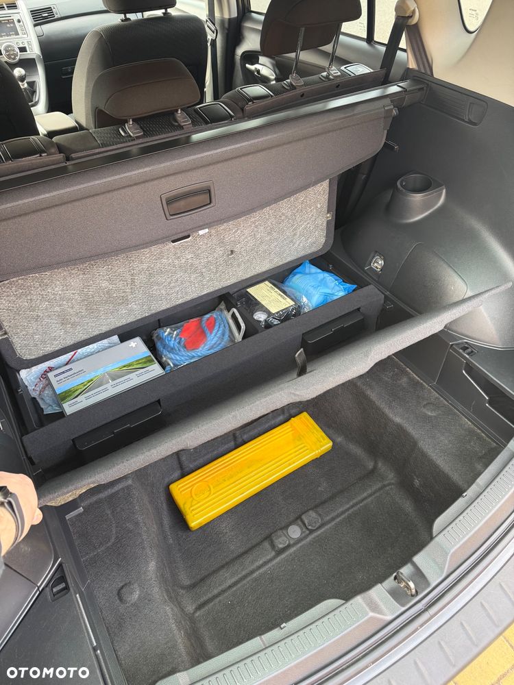 Toyota Verso 1.6 Travel - 38