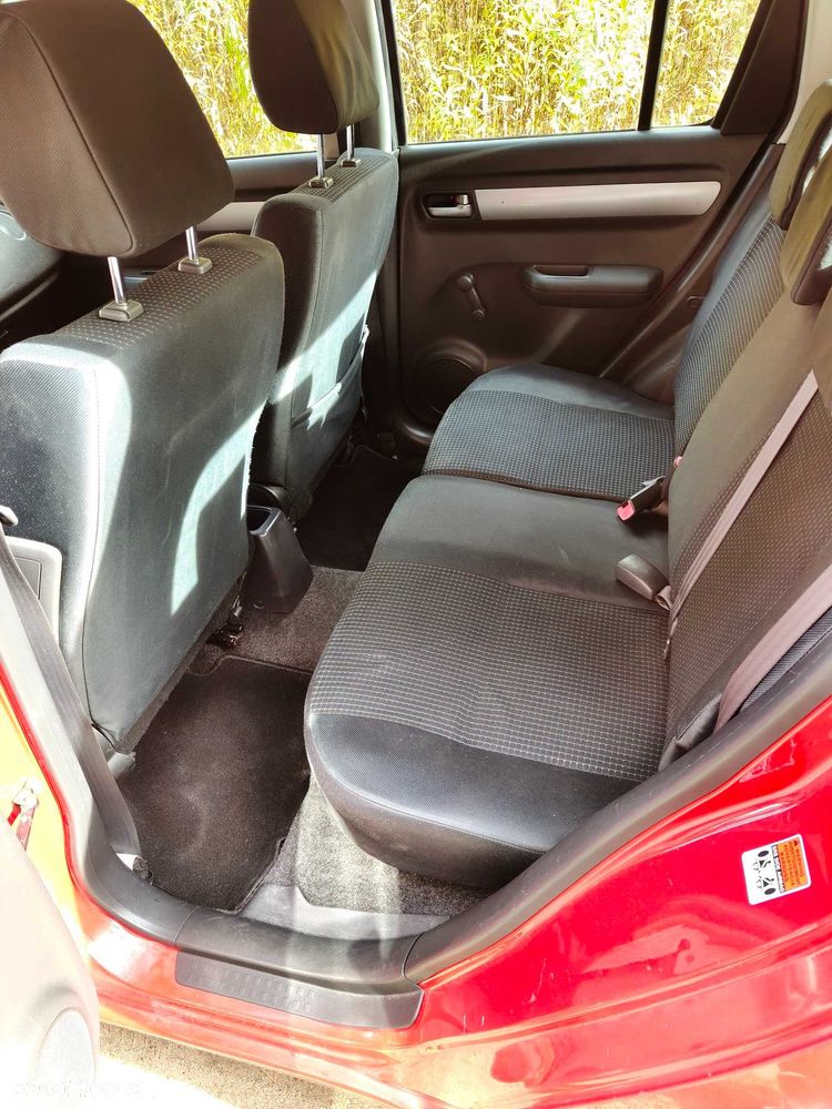 Suzuki Swift - 4