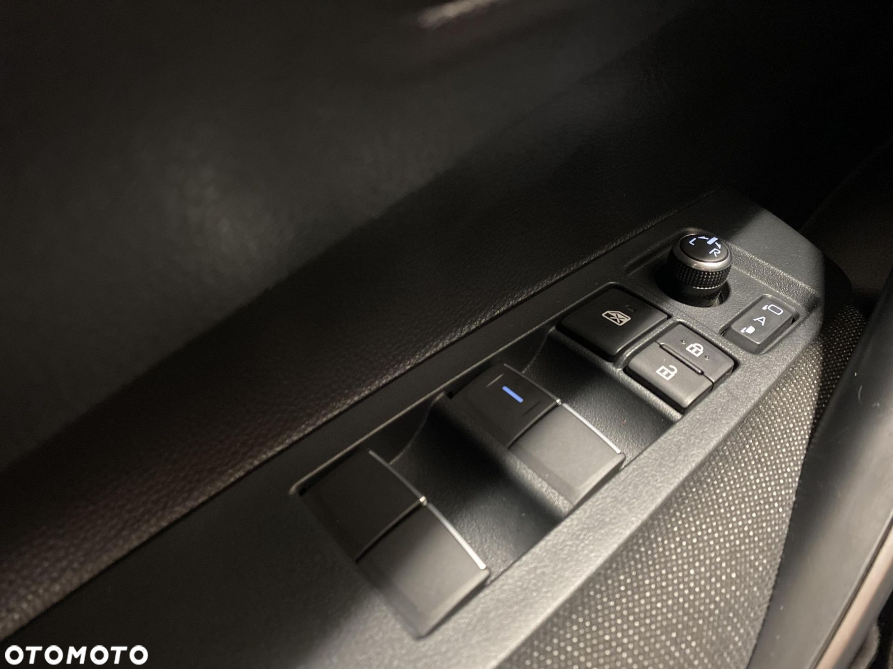 Toyota Corolla 1.8 Hybrid Comfort - 21