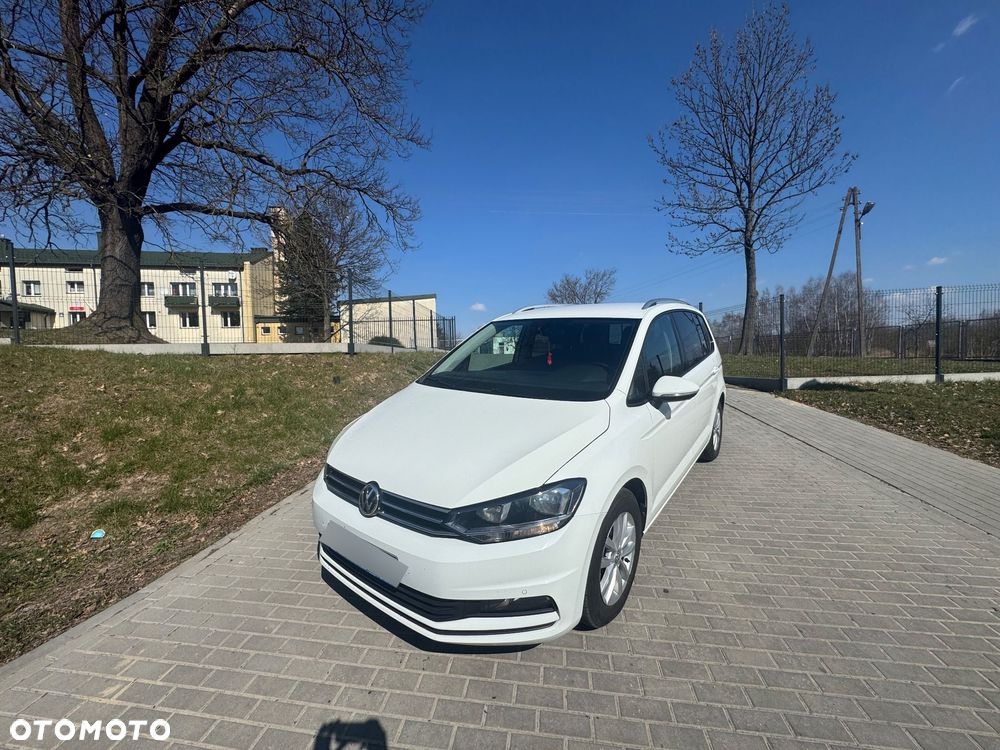 Volkswagen Touran - 1