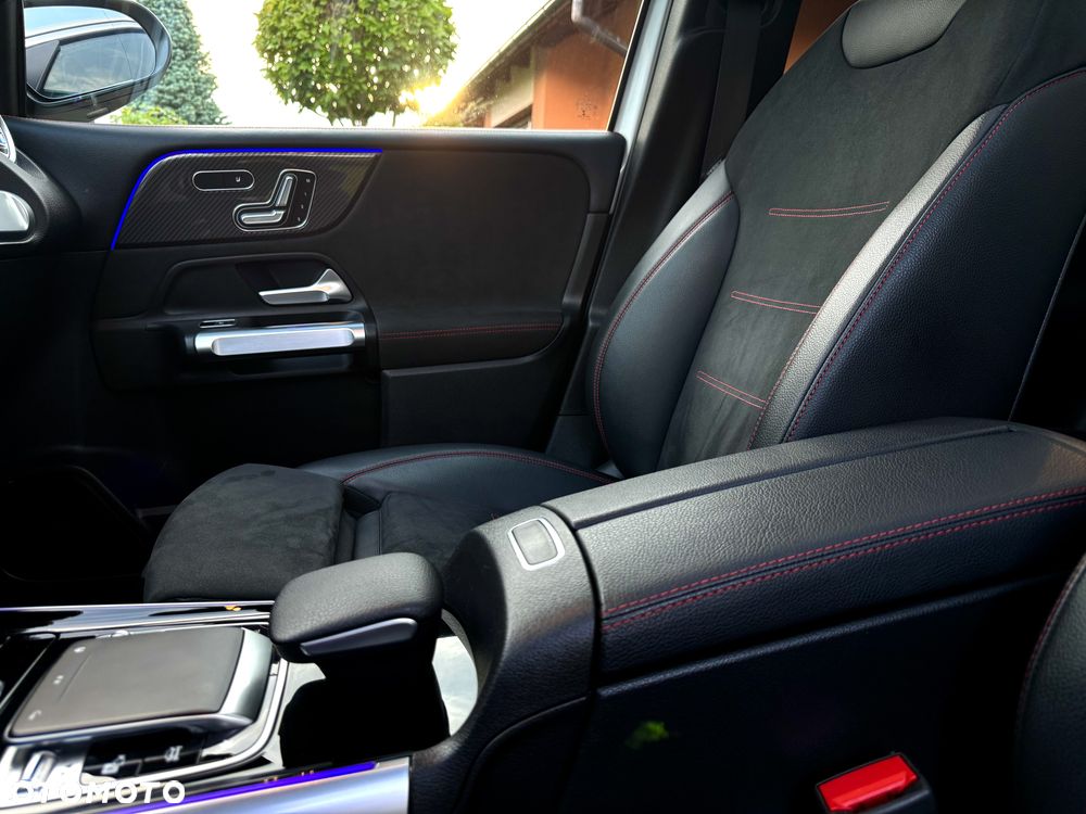 Mercedes-Benz GLB - 39