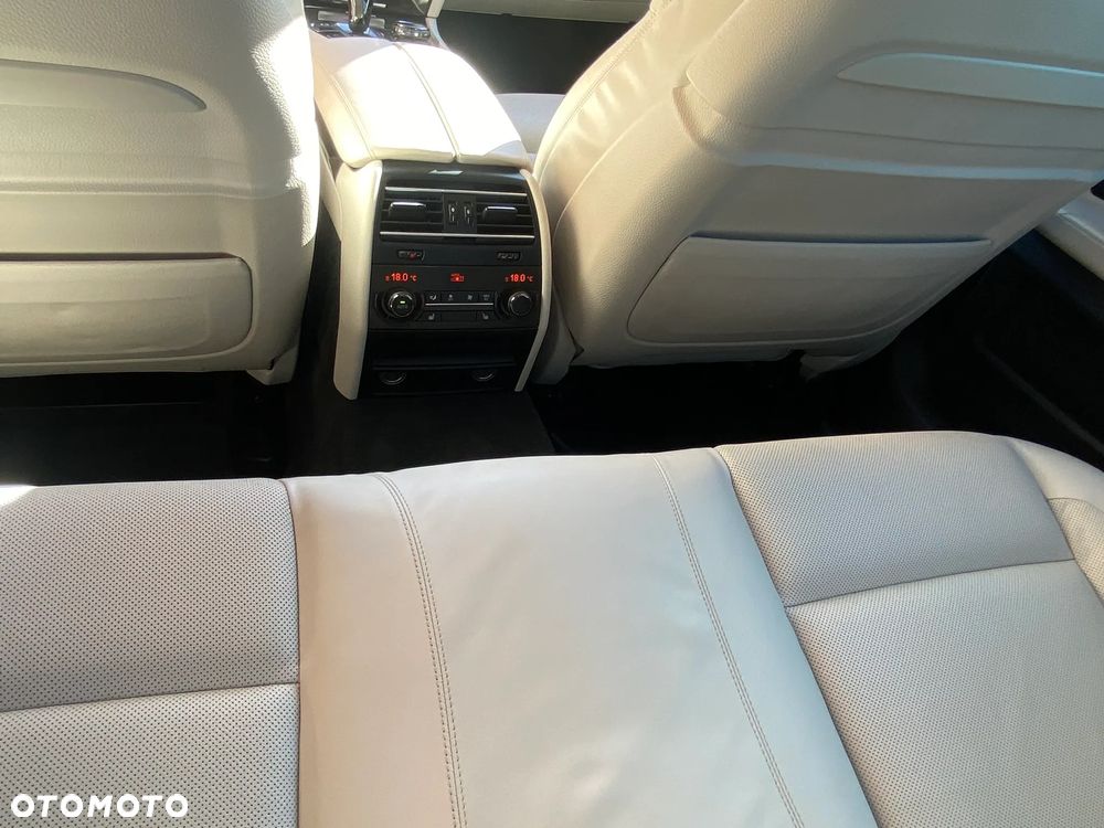 BMW Seria 7 740d xDrive - 10