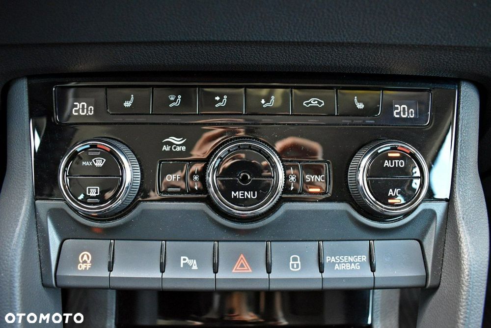 Skoda Karoq 2.0 TDI SCR 4x4 Style DSG - 25