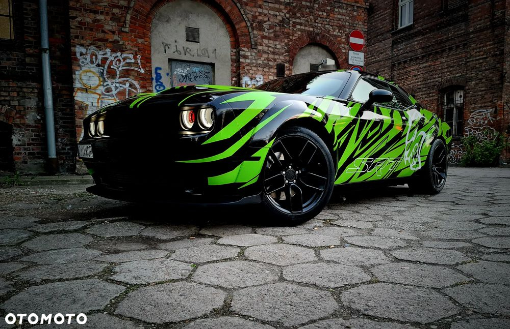 Dodge Challenger 6.4 Scat Pack - 9