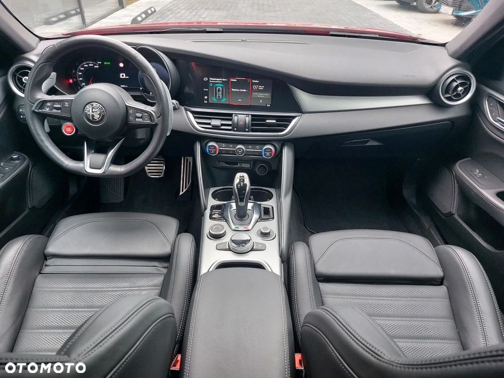 Alfa Romeo Giulia - 25