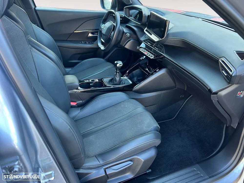 Peugeot 2008 1.2 PureTech GT - 14