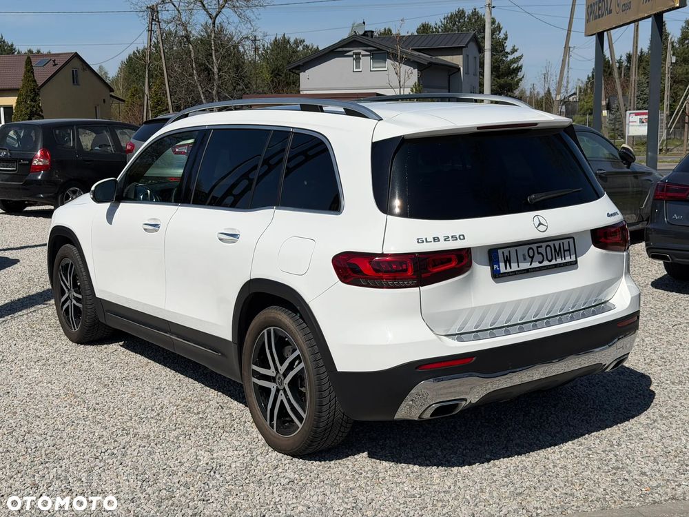 Mercedes-Benz GLB 250 4-Matic 8G-DCT - 15