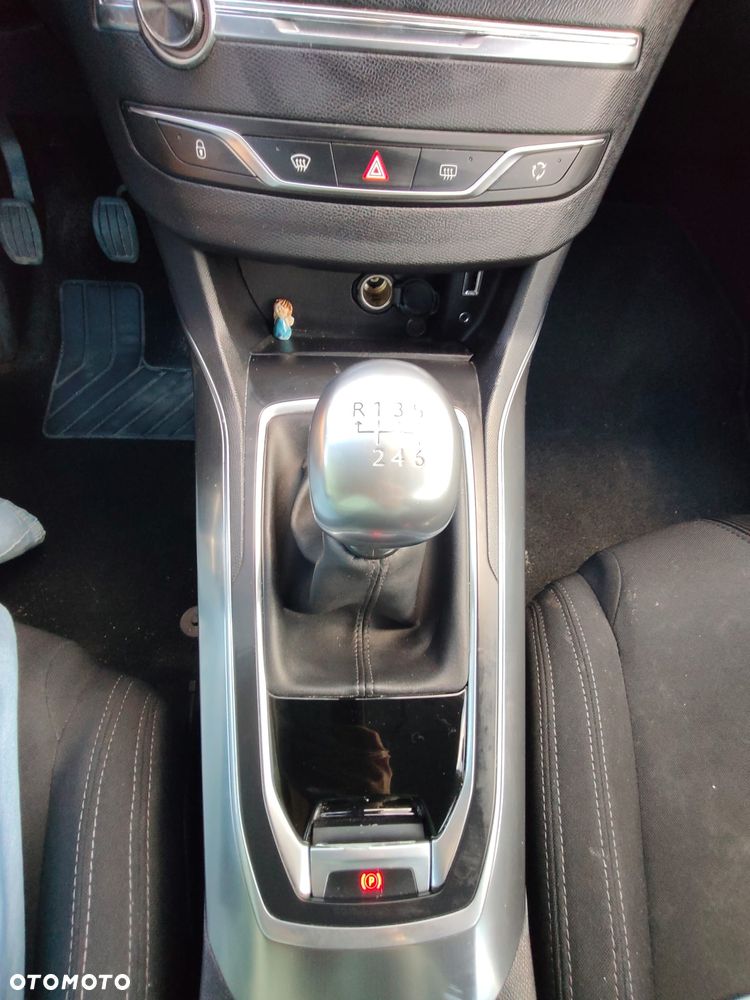 Peugeot 308 125 THP Allure - 10