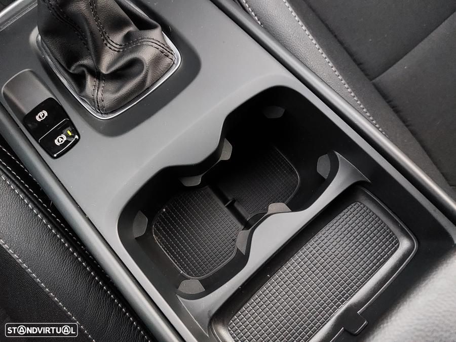 Volvo XC 40 2.0 D3 Momentum - 34