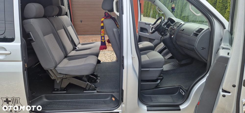 Volkswagen Caravelle - 14