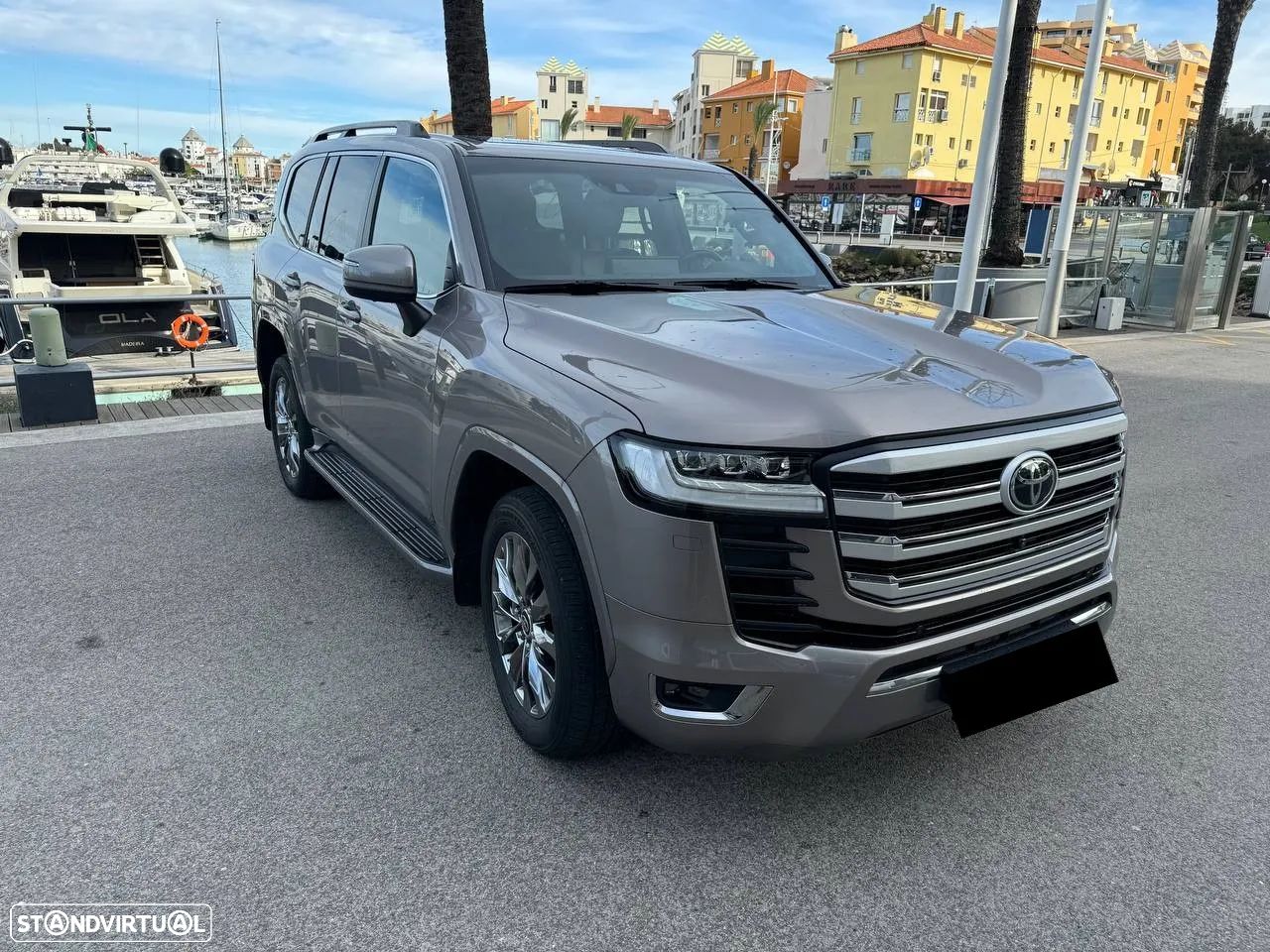 Toyota Land Cruiser - 1