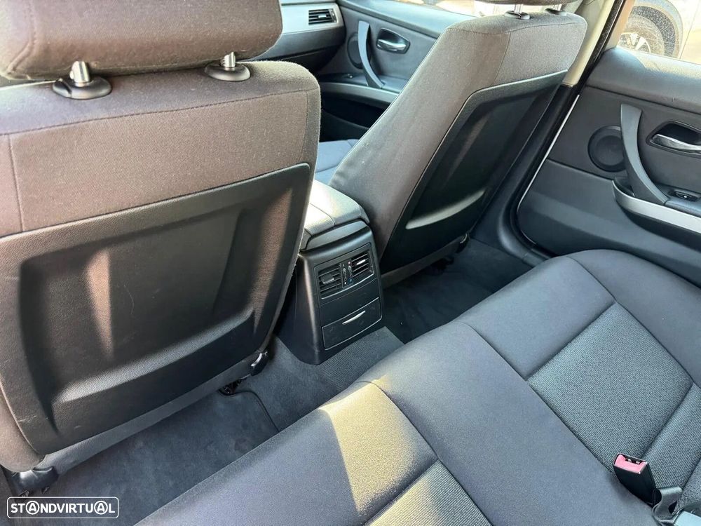 BMW 318 d Blue Performance - 11