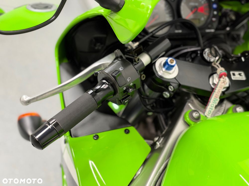 Kawasaki ZXR - 32