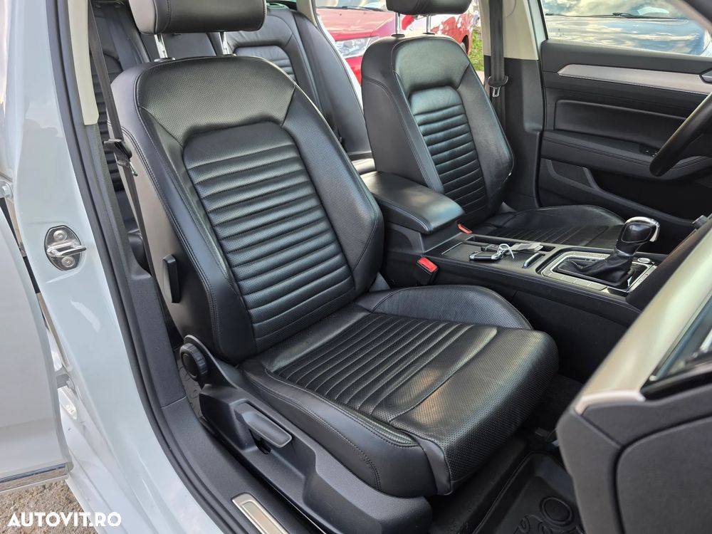 Volkswagen Passat 2.0 TDI SCR 4Motion DSG Highline - 10