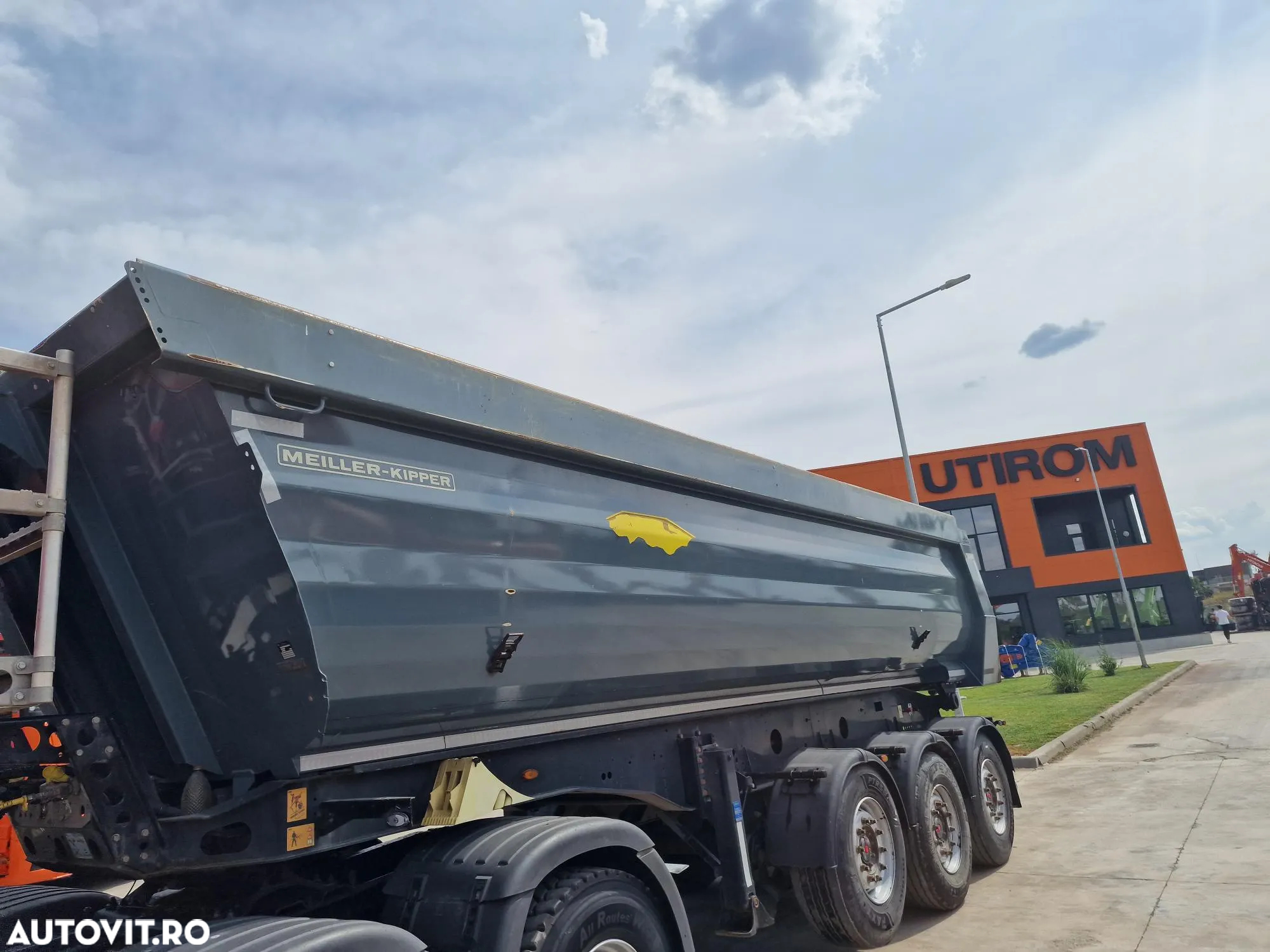 Meiller 28mc, axa liftabila, scena vizitare, 6,3t, picioare sprijin 21900 Eur+Tva,  anvelope 60% ok, frane disc, bara protectie spate, prelata, otel Hardox, STARE FOARTE BUNA, posibilitate leasing 4 ani, 21.900 EUR+Tva - 14